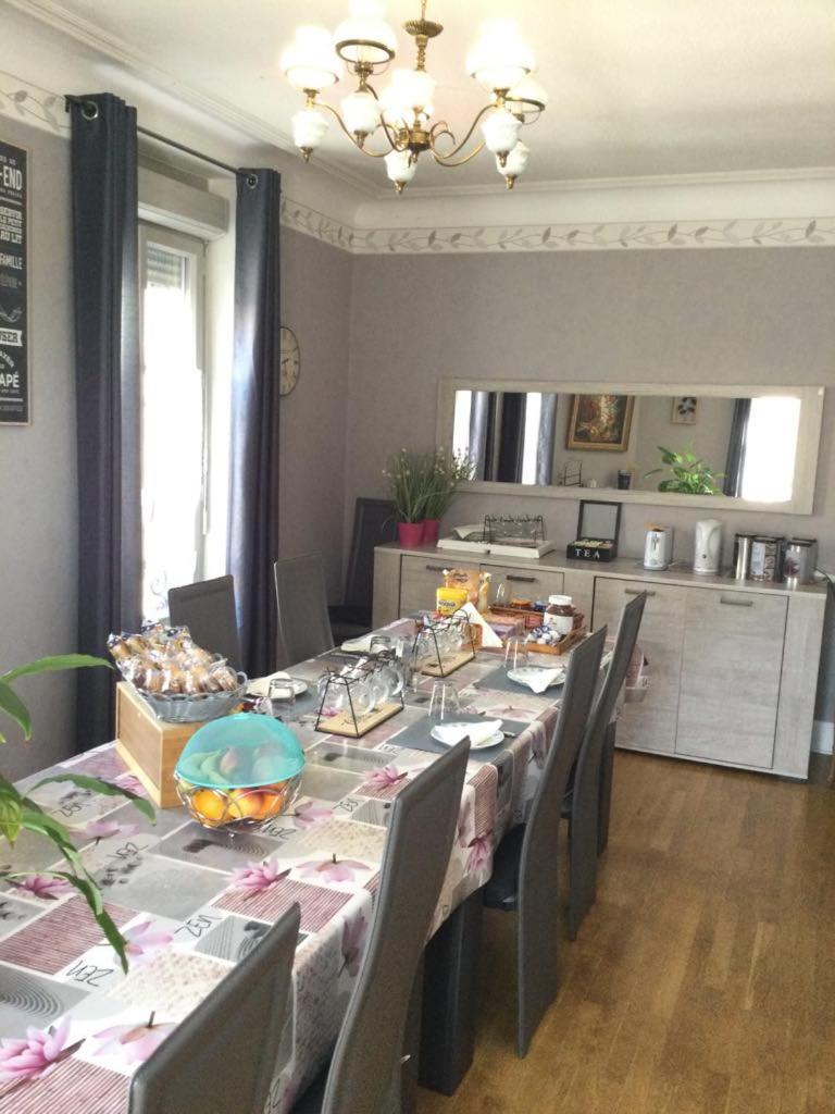 Appartement Couleur Framboise à Longwy Extérieur photo
