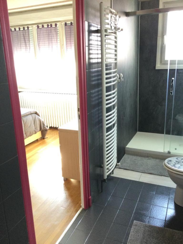 Appartement Couleur Framboise à Longwy Extérieur photo