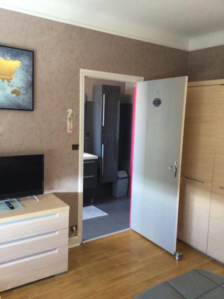 Appartement Couleur Framboise à Longwy Extérieur photo